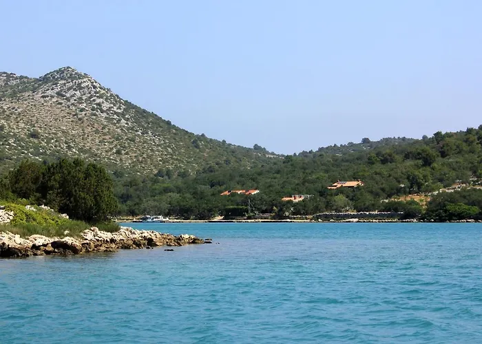 Secluded Fisherman's Cove Magrovica - Telascica, Dugi Otok - 8122 *