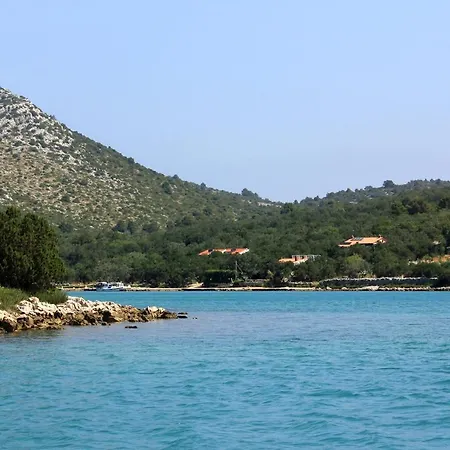 Secluded Fisherman's Cove Magrovica - Telascica, Dugi Otok - 8122 *